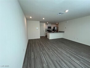 1903 Viola Vis St in Henderson, NV - Building Photo - Building Photo