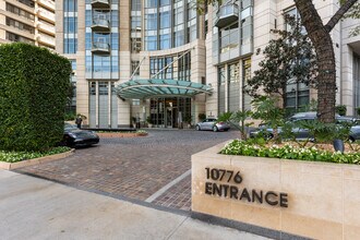 The Carlyle Residences in Los Angeles, CA - Building Photo - Building Photo