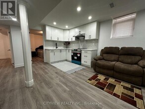 1198 Blueheron Blvd in Mississauga, ON - Building Photo - Building Photo