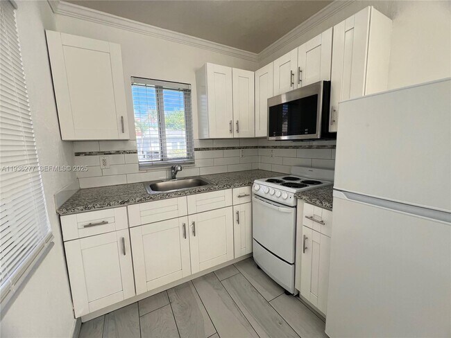 159 NE 75th St in Miami, FL - Building Photo - Building Photo