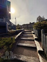 6215 NE Oar Dr in Lincoln City, OR - Building Photo - Building Photo