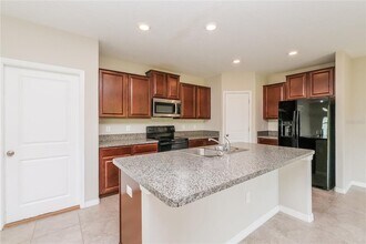36125 Stable Wilk Ave in Zephyrhills, FL - Building Photo - Building Photo