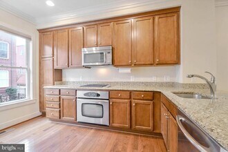 533 Regent Pl NE in Washington, DC - Building Photo - Building Photo