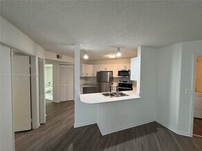 4015 W McNab Rd in Pompano Beach, FL - Building Photo - Building Photo