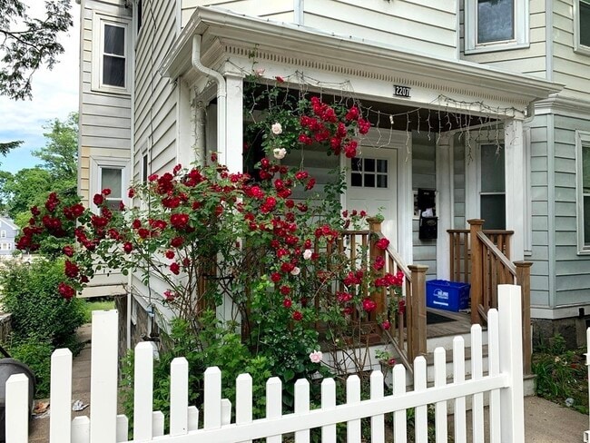 2207 Dorchester Ave, Unit 1 in Boston, MA - Building Photo - Building Photo