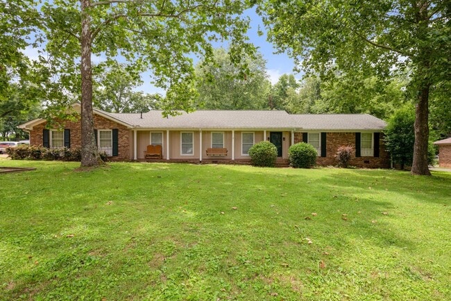 property at 908 Lewisburg Pike