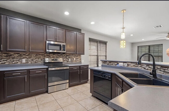 9132 Ipswich Bay Dr in Austin, TX - Foto de edificio - Building Photo