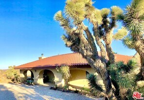 51735 St James Pl in Pioneertown, CA - Building Photo