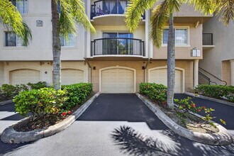 1100 Crestwood Ct S in Royal Palm Beach, FL - Building Photo - Building Photo