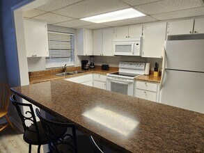 216 Glenview Blvd in Daytona Beach, FL - Building Photo - Building Photo