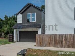 7002 Sidney St in Houston, TX - Building Photo - Building Photo