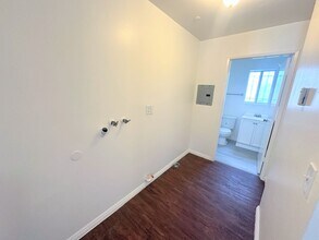 11645 S Figueroa St in Los Angeles, CA - Building Photo - Building Photo
