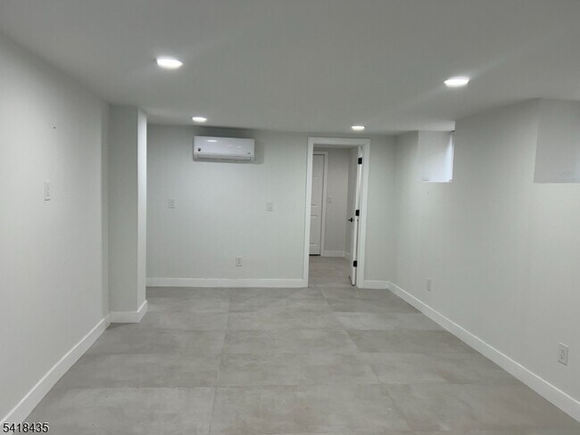 437 Bramhall Ave in Jersey City, NJ - Building Photo - Building Photo