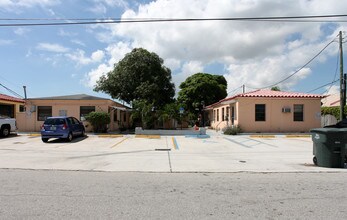 504 NE 3rd St in Hallandale Beach, FL - Building Photo - Building Photo