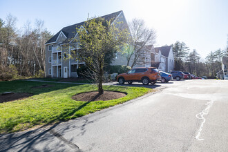 Maple Ridge in Merrimack, NH - Foto de edificio - Building Photo