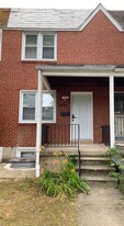 2848 Edgecombe Cir S in Baltimore, MD - Building Photo