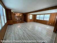 8 Thomas Rd NE photo'