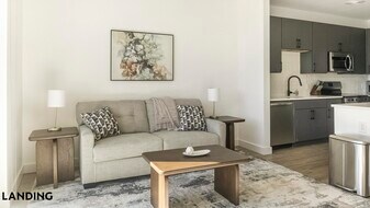 1007 S Mint St, Unit 832 in Charlotte, NC - Building Photo