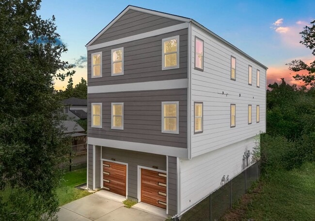 property at 955 Elkhart St