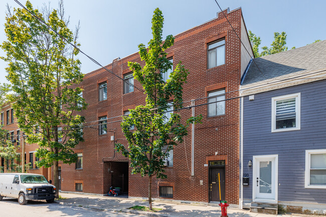 110 Bourget Rue in Montréal, QC - Building Photo - Building Photo