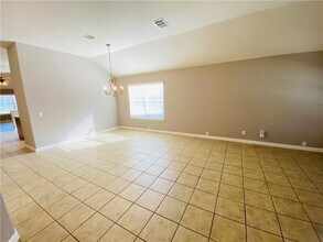 561 Golden Creek Dr in Round Rock, TX - Building Photo - Building Photo