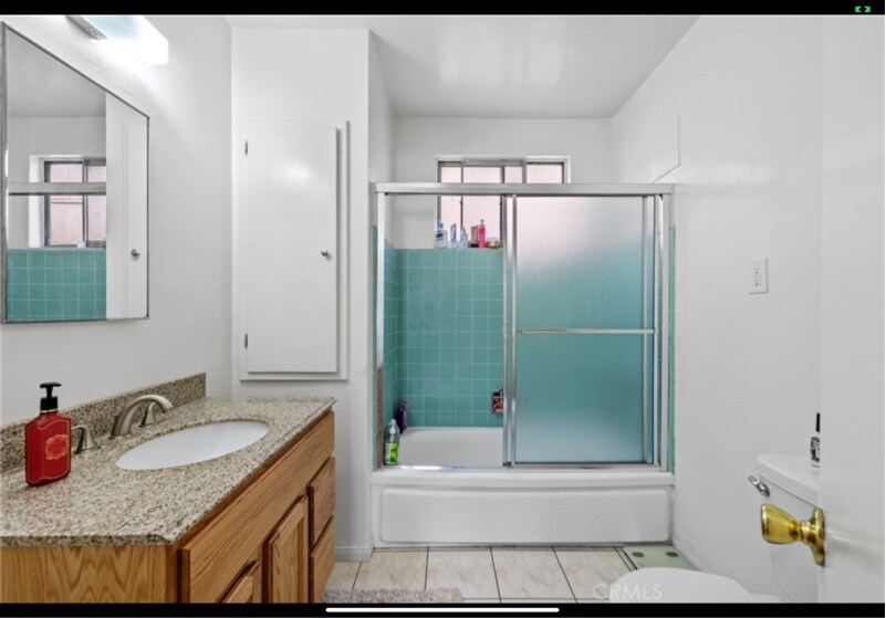 6107 Tujunga Ave in Los Angeles, CA - Building Photo