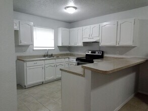 6811 Oldham Dr in San Antonio, TX - Building Photo - Building Photo