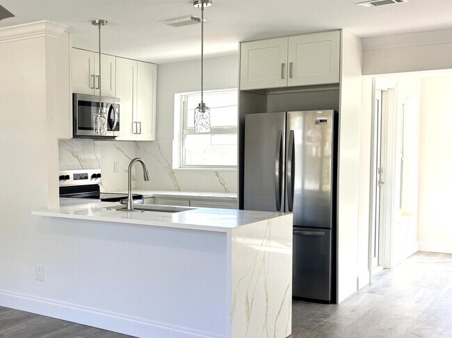 442 SW 14th Ct in Pompano Beach, FL - Building Photo - Building Photo