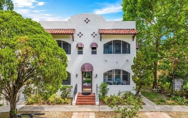 property at 3303 W Empedrado St