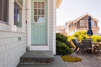 292 High Hill Rd in Tiverton, RI - Building Photo - Building Photo