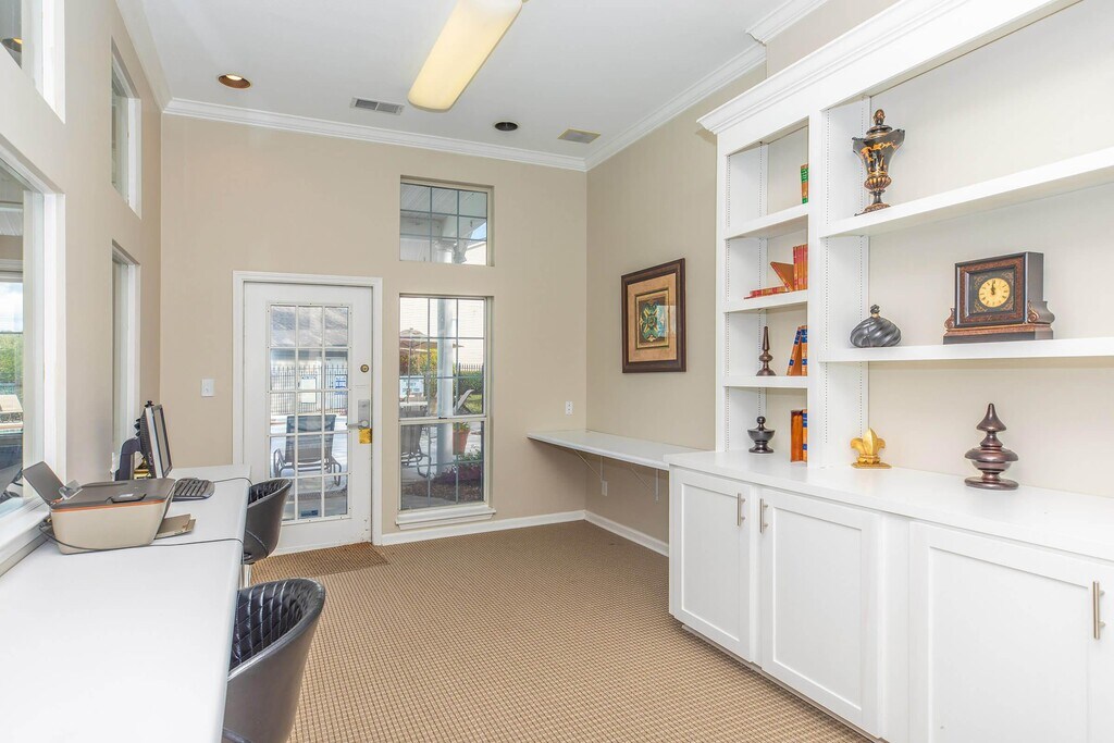 Arbors at Windsor Lake Columbia, SC Apartments