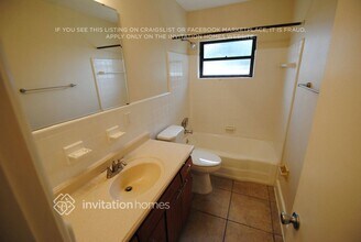 5609 Sandalwood Dr in Orlando, FL - Foto de edificio - Building Photo