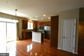 11675 Leesborough Cir in Silver Spring, MD - Building Photo - Building Photo