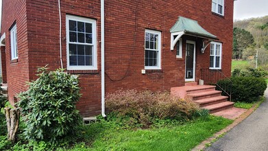 440 Derrick Rd in Derrick City, PA - Building Photo - Building Photo