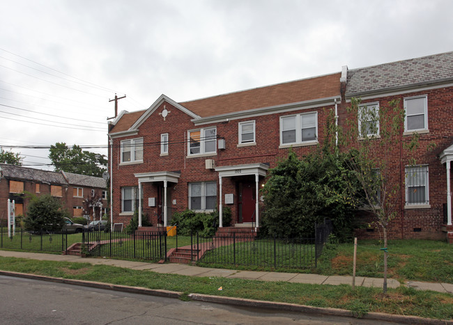 1700-1702 17th St SE in Washington, DC - Foto de edificio - Building Photo