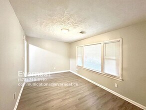 327 Addington St SW in Atlanta, GA - Building Photo - Building Photo