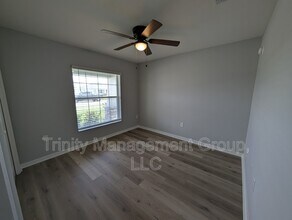 6945 Gideon Cir in Zephyrhills, FL - Building Photo - Building Photo