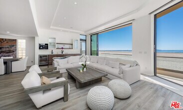 3461 Ocean Dr in Oxnard, CA - Building Photo - Building Photo