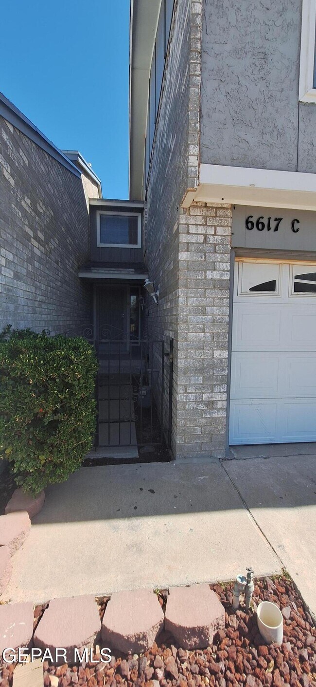 6617 Dawn Dr in El Paso, TX - Building Photo - Building Photo