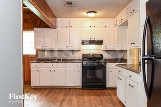 185 Long Dr SW in Marietta, GA - Building Photo - Building Photo