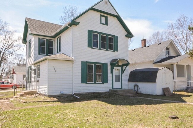 property at 1320 2nd St SE