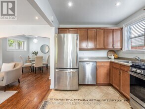 67 Glenburn Ave in Toronto, ON - Building Photo - Building Photo