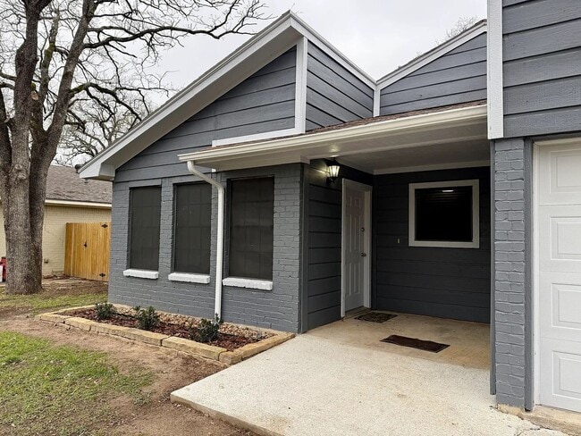 3 Bed, 2 Bath in Southwood Valley for August Move In! in College Station, TX - Building Photo - Building Photo