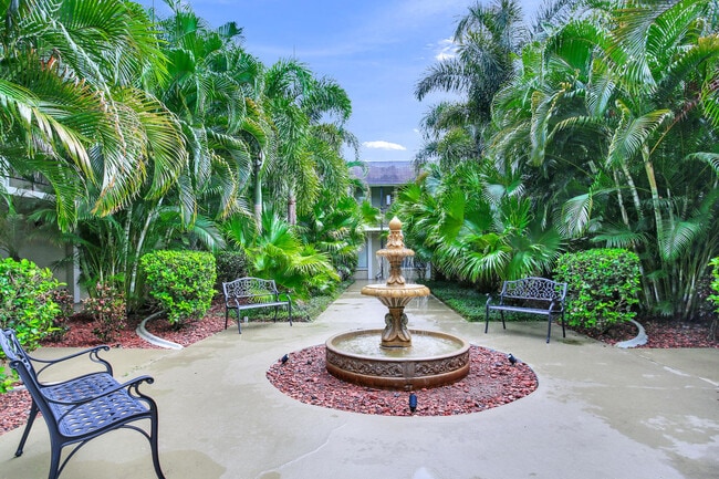 Chateau in Tampa, FL - Building Photo - Building Photo