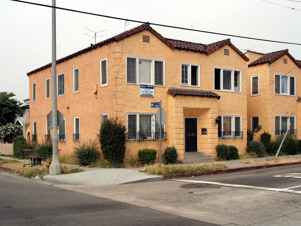 350 W 39th St in Los Angeles, CA - Building Photo