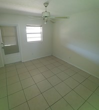 1360 Carlton Ct in Fort Pierce, FL - Building Photo - Other