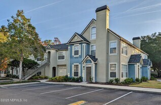 13700 Richmond Park Dr N in Jacksonville, FL - Building Photo
