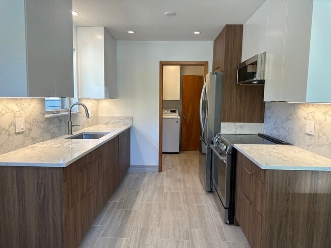 property at 605 E 35th St