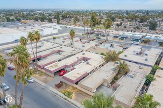 4320 Balboa Dr in Bakersfield, CA - Foto de edificio - Building Photo