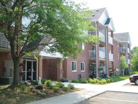 175 Wellington St S in Woodstock, ON - Building Photo